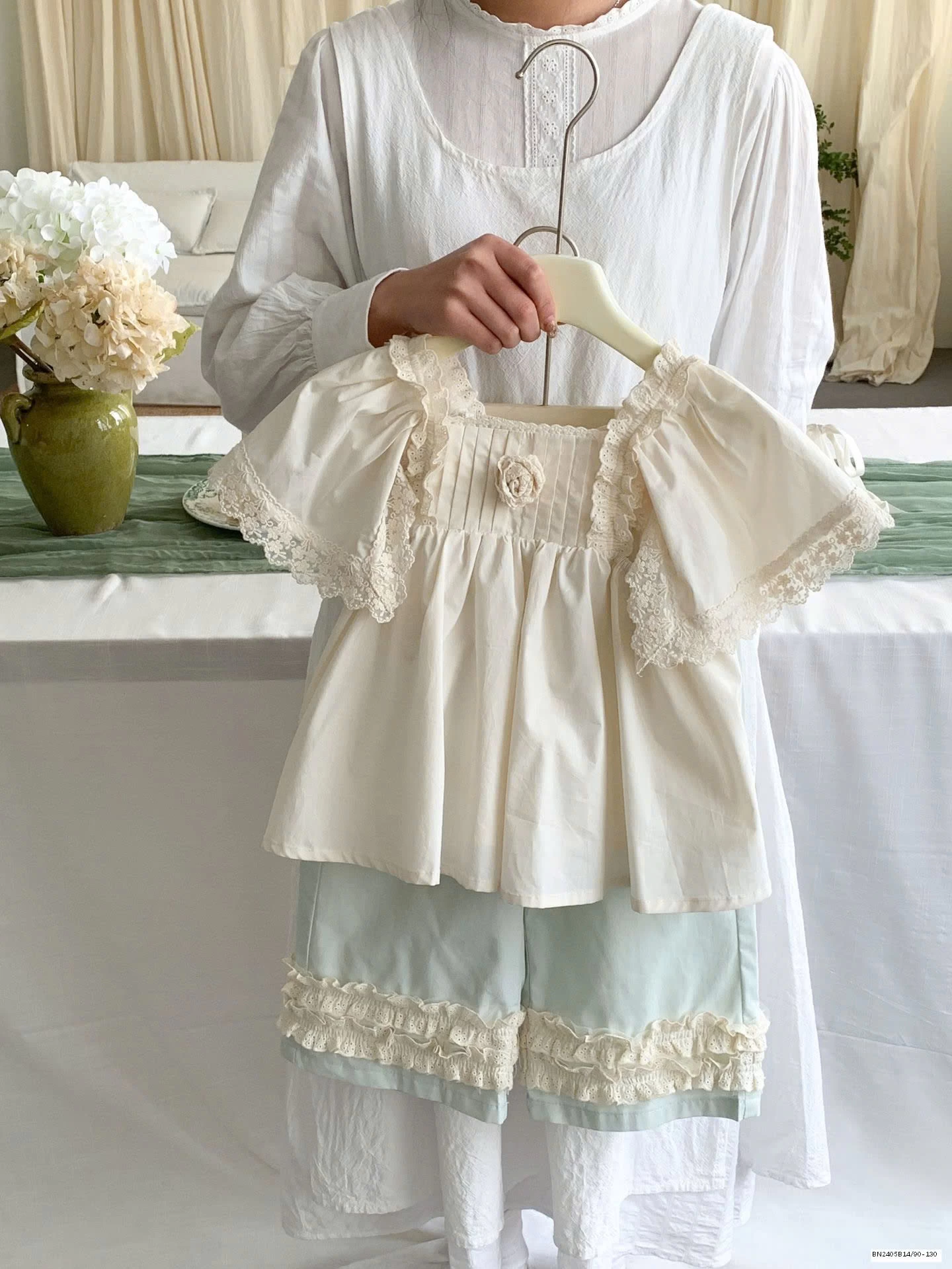 SET ÁO BBD HOA NỔI MIX QUẦN ỐNG RỘNG BG