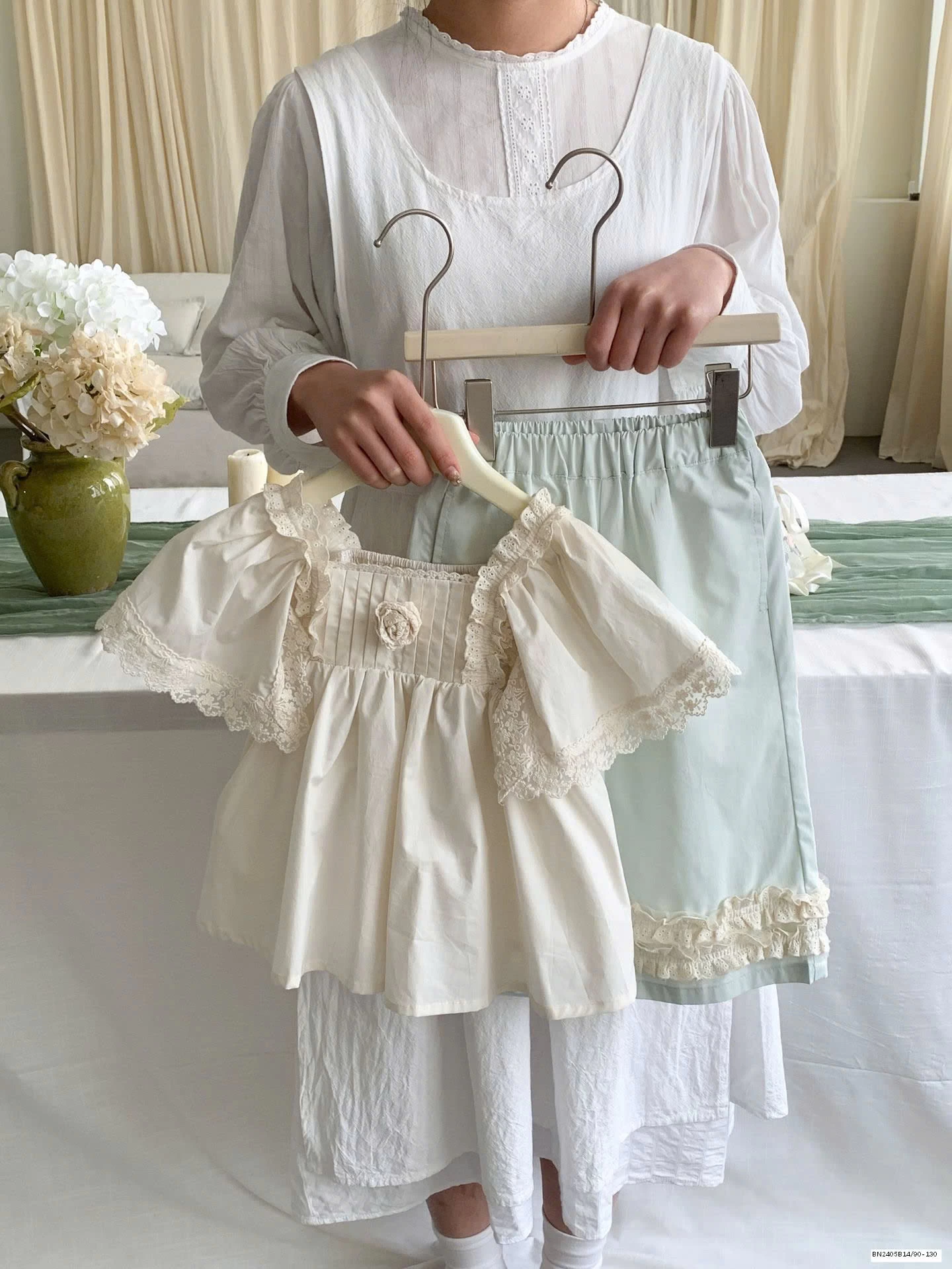 SET ÁO BBD HOA NỔI MIX QUẦN ỐNG RỘNG BG