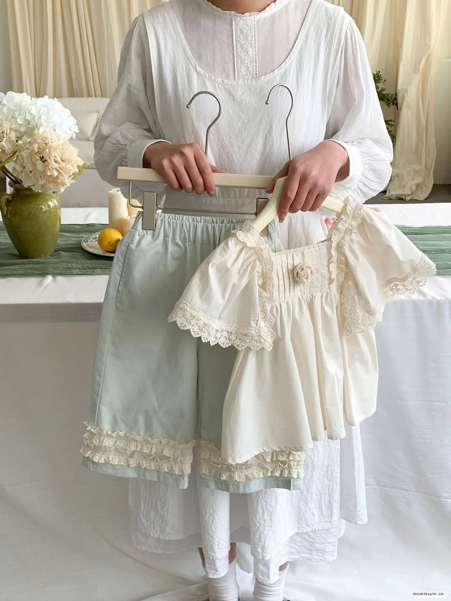 SET ÁO BBD HOA NỔI MIX QUẦN ỐNG RỘNG BG