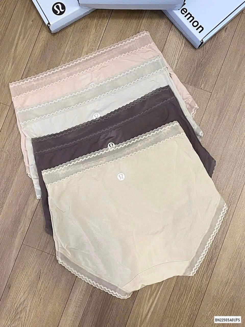 SÉT 4 QUẦN CHIP BĂNG LỤA LULULEMON CC