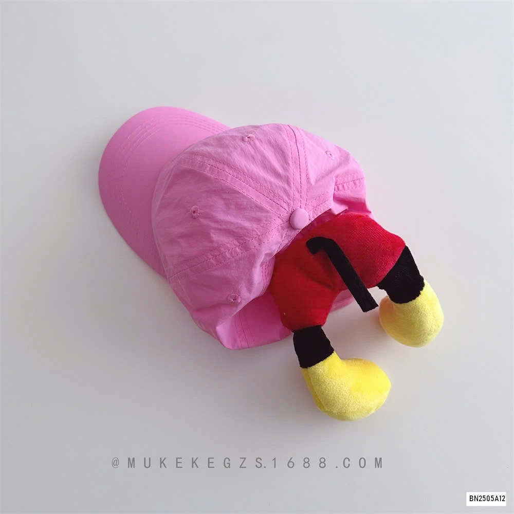 MŨ KẾT GẮN CHÂN GẤU POOH