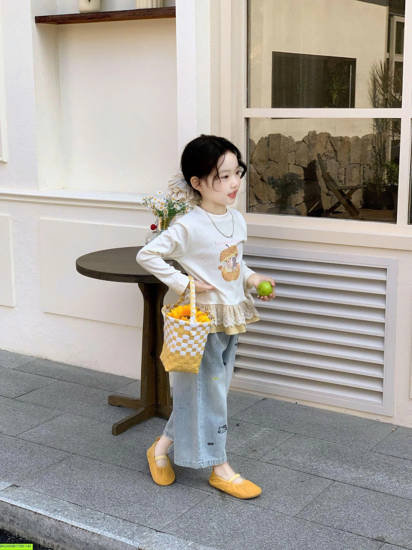 SET ÁO THUN VIỀN REN MIX QUẦN JEAN IN HÌNH