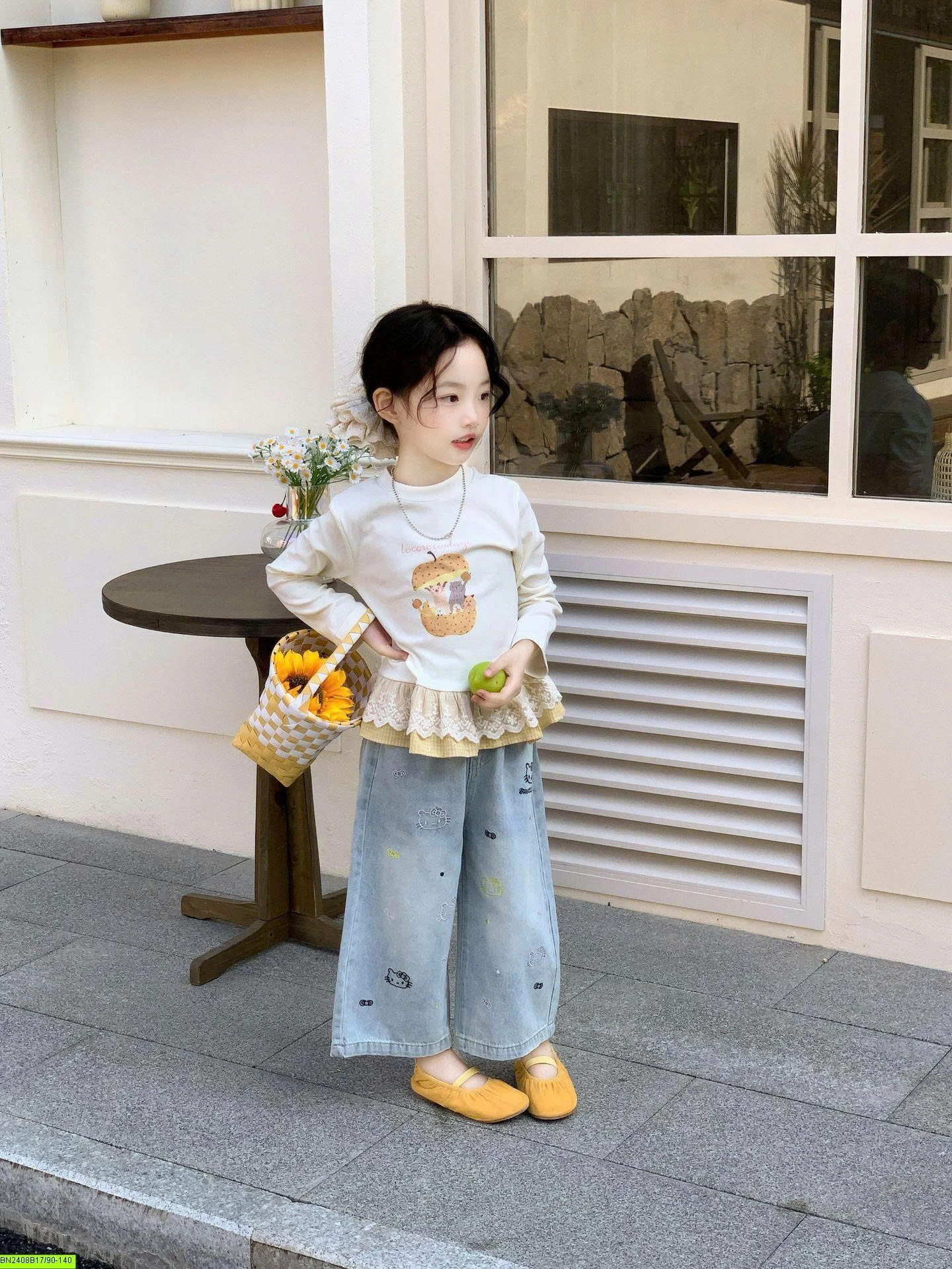 SET ÁO THUN VIỀN REN MIX QUẦN JEAN IN HÌNH