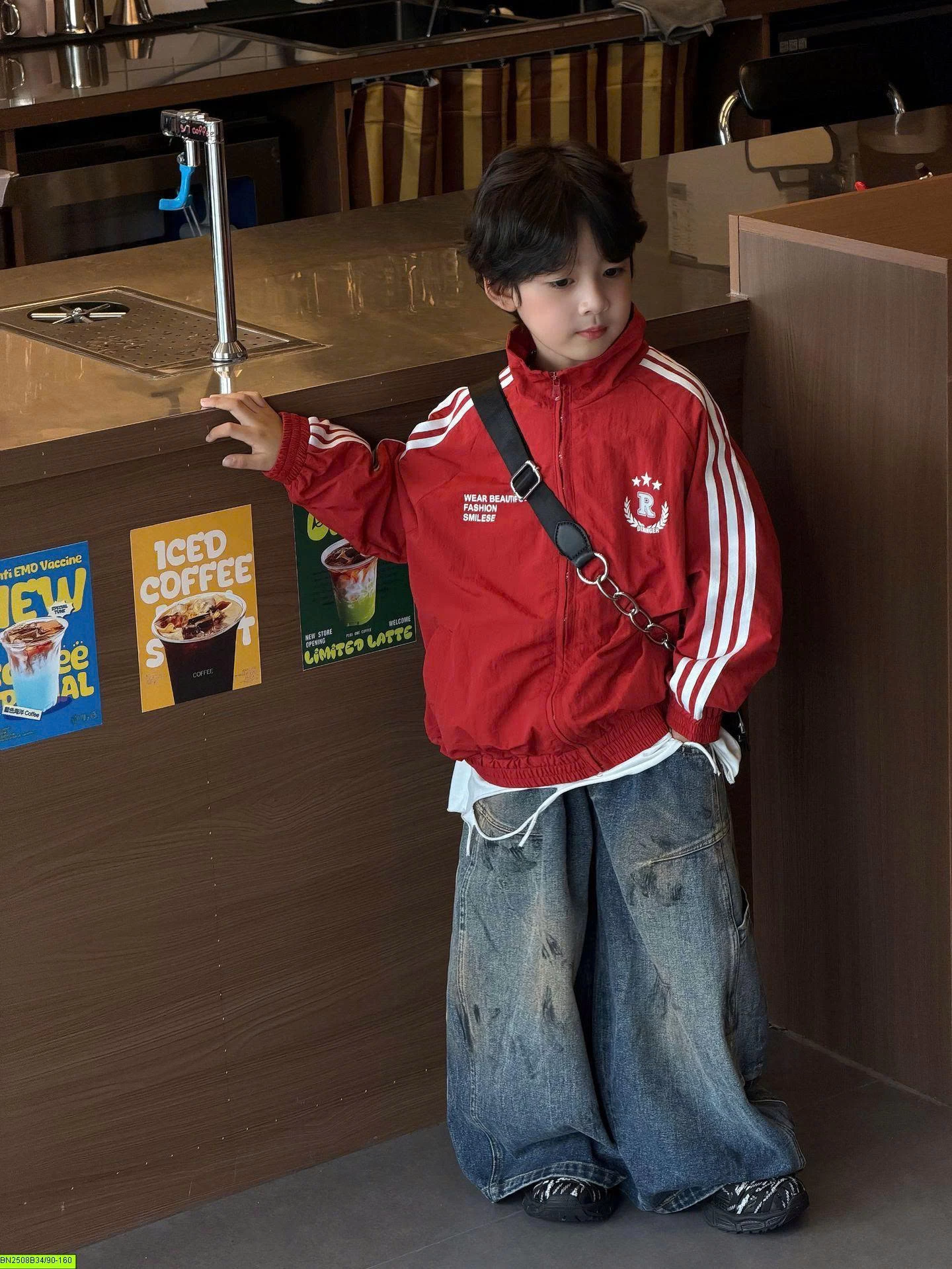 ÁO KHOÁC THỂ THAO 3 SỌC ĐỎ