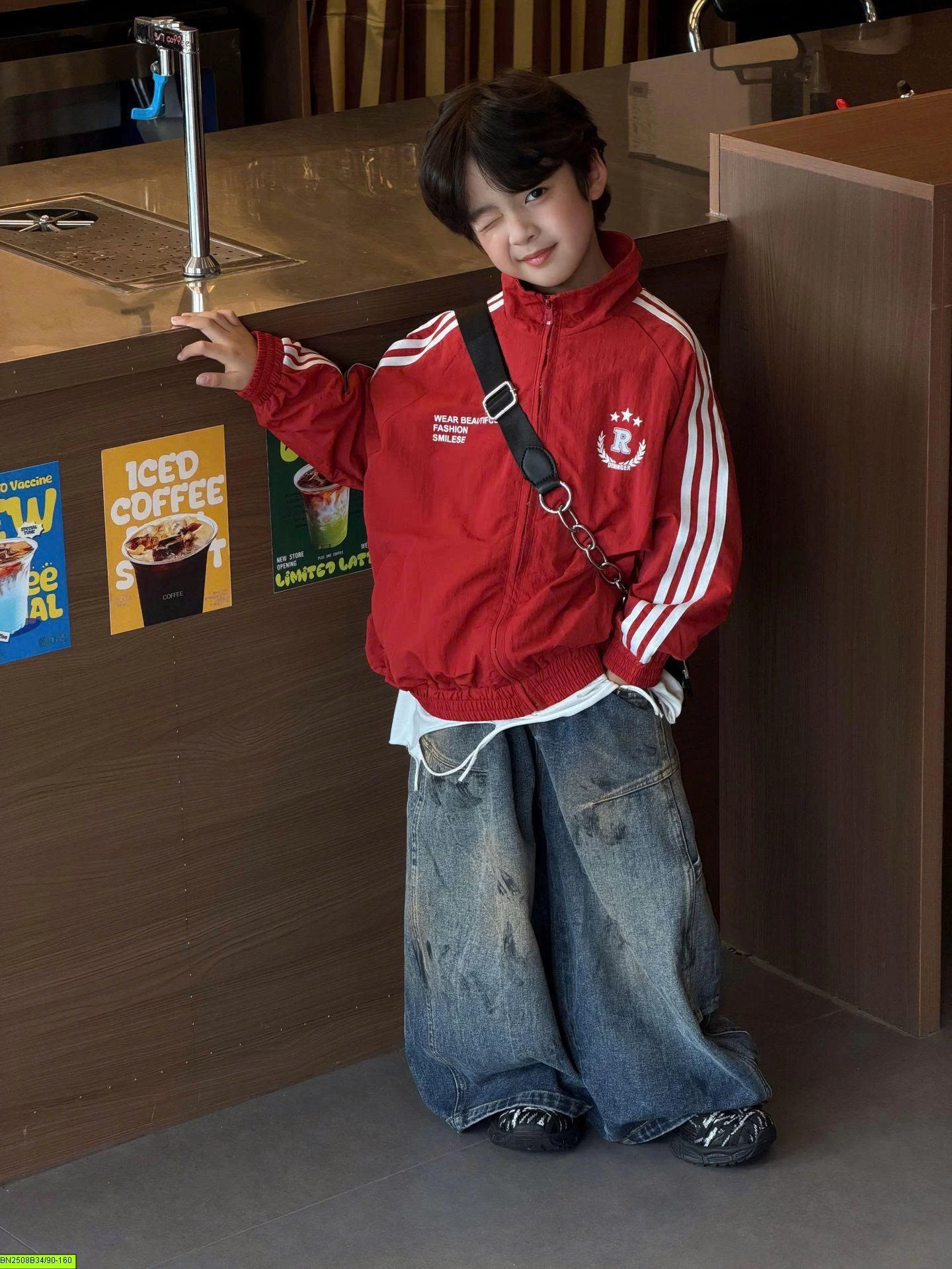 ÁO KHOÁC THỂ THAO 3 SỌC ĐỎ