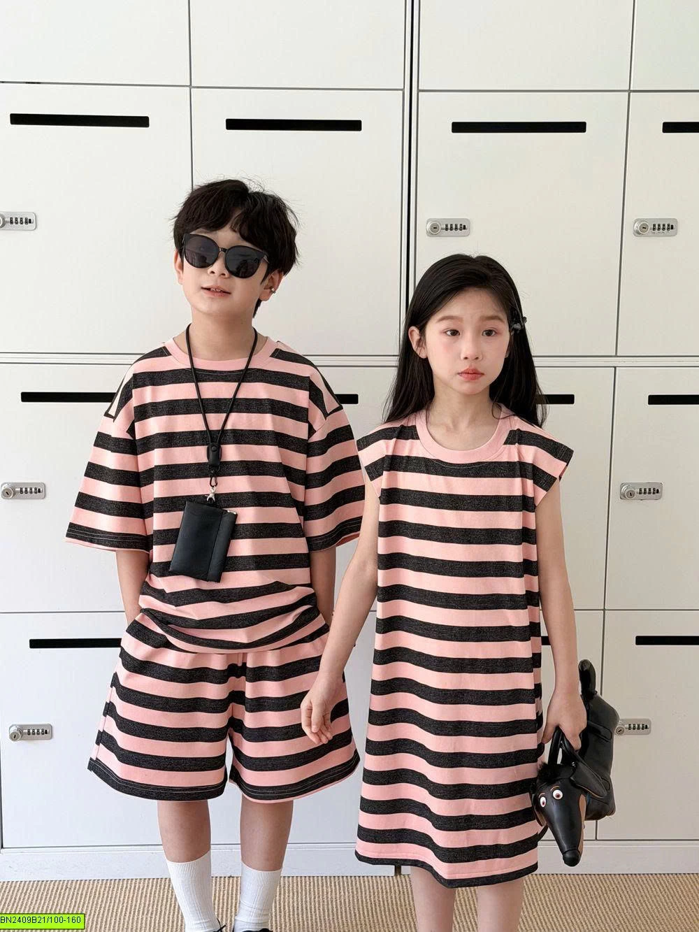 COUPLE TÔNG HỒNG KẺ NGANG KUMAI