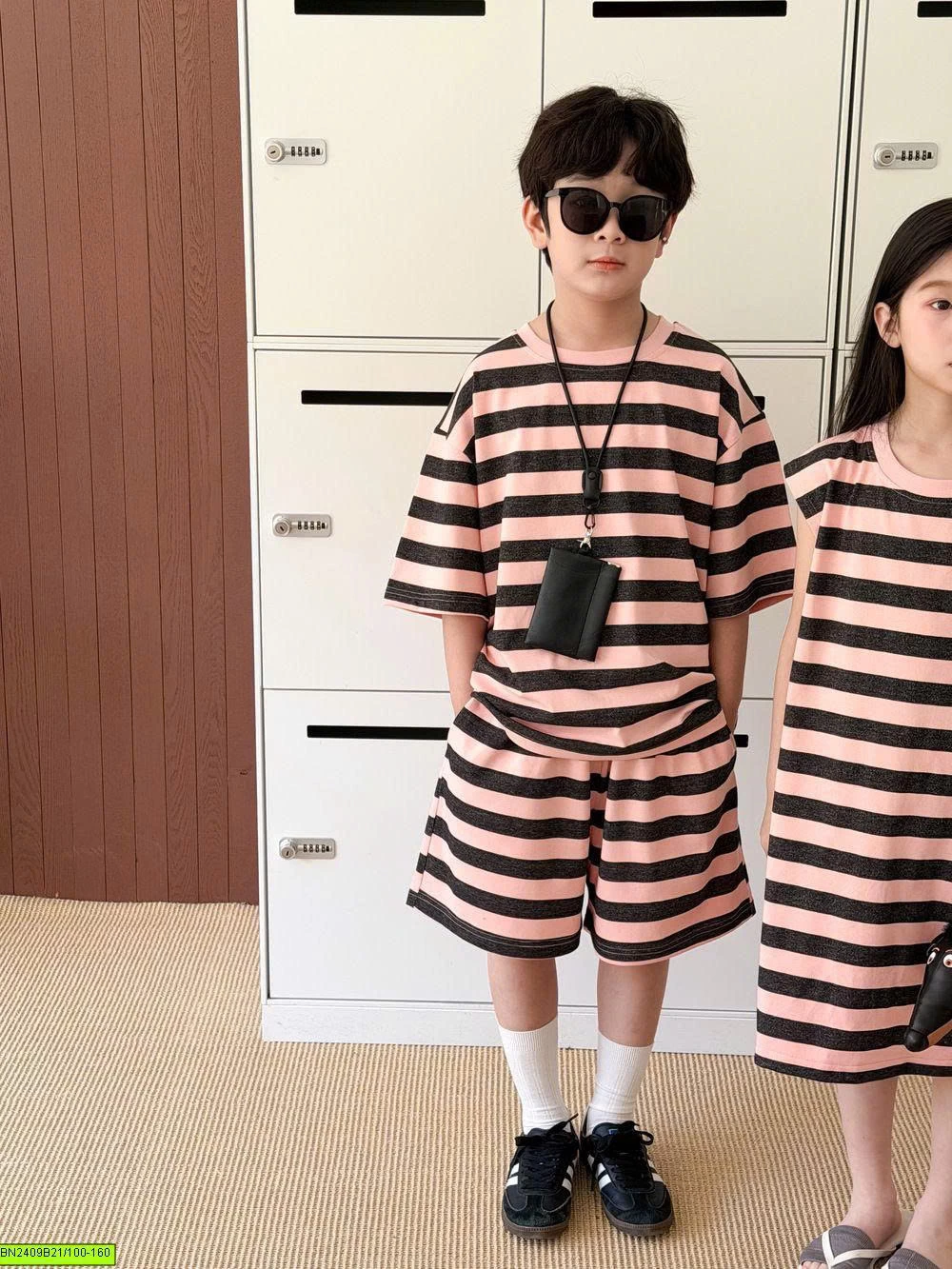 COUPLE TÔNG HỒNG KẺ NGANG KUMAI