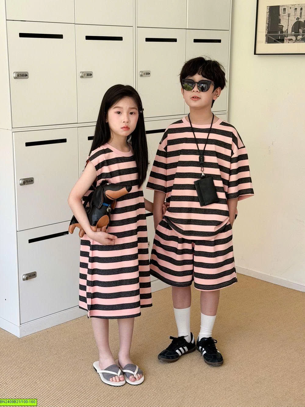 COUPLE TÔNG HỒNG KẺ NGANG KUMAI