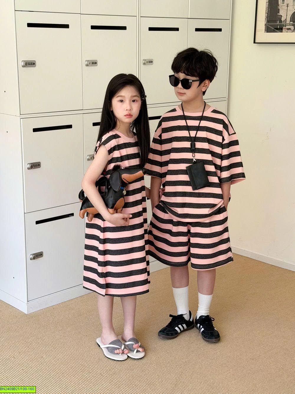 COUPLE TÔNG HỒNG KẺ NGANG KUMAI