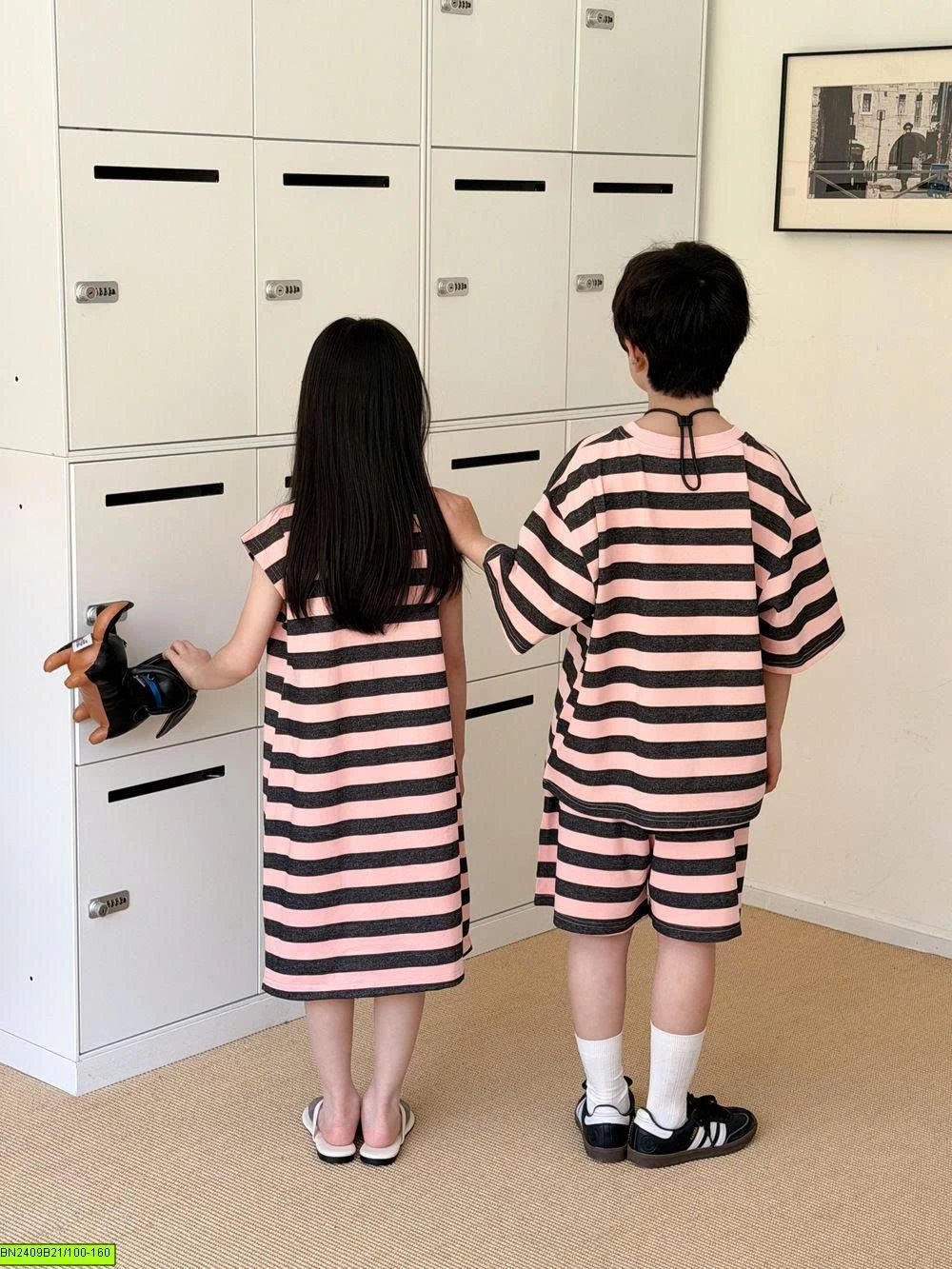 COUPLE TÔNG HỒNG KẺ NGANG KUMAI