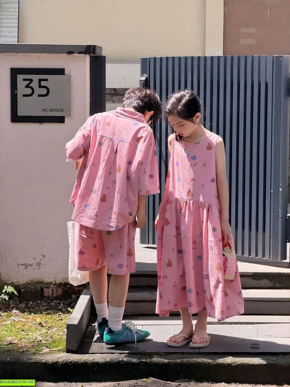 COUPLE HỒNG IN HÌNH HỒ LÔ KUMAI