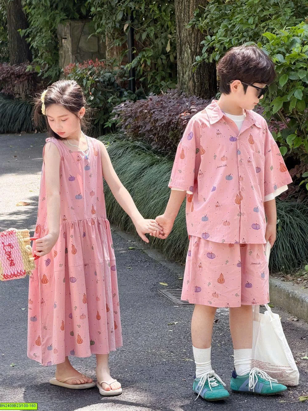 COUPLE HỒNG IN HÌNH HỒ LÔ KUMAI