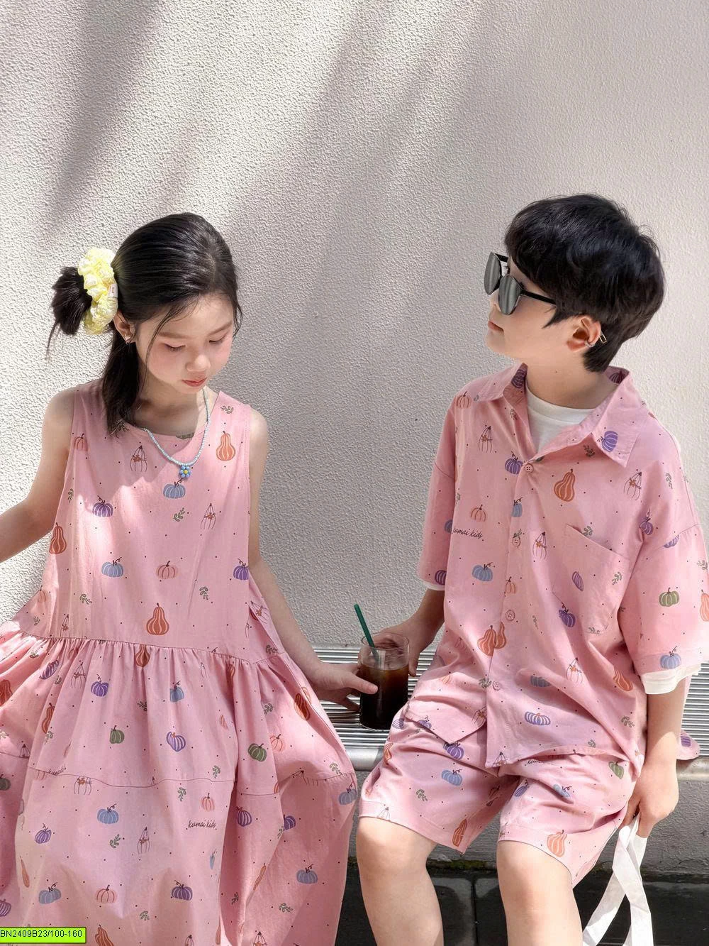 COUPLE HỒNG IN HÌNH HỒ LÔ KUMAI