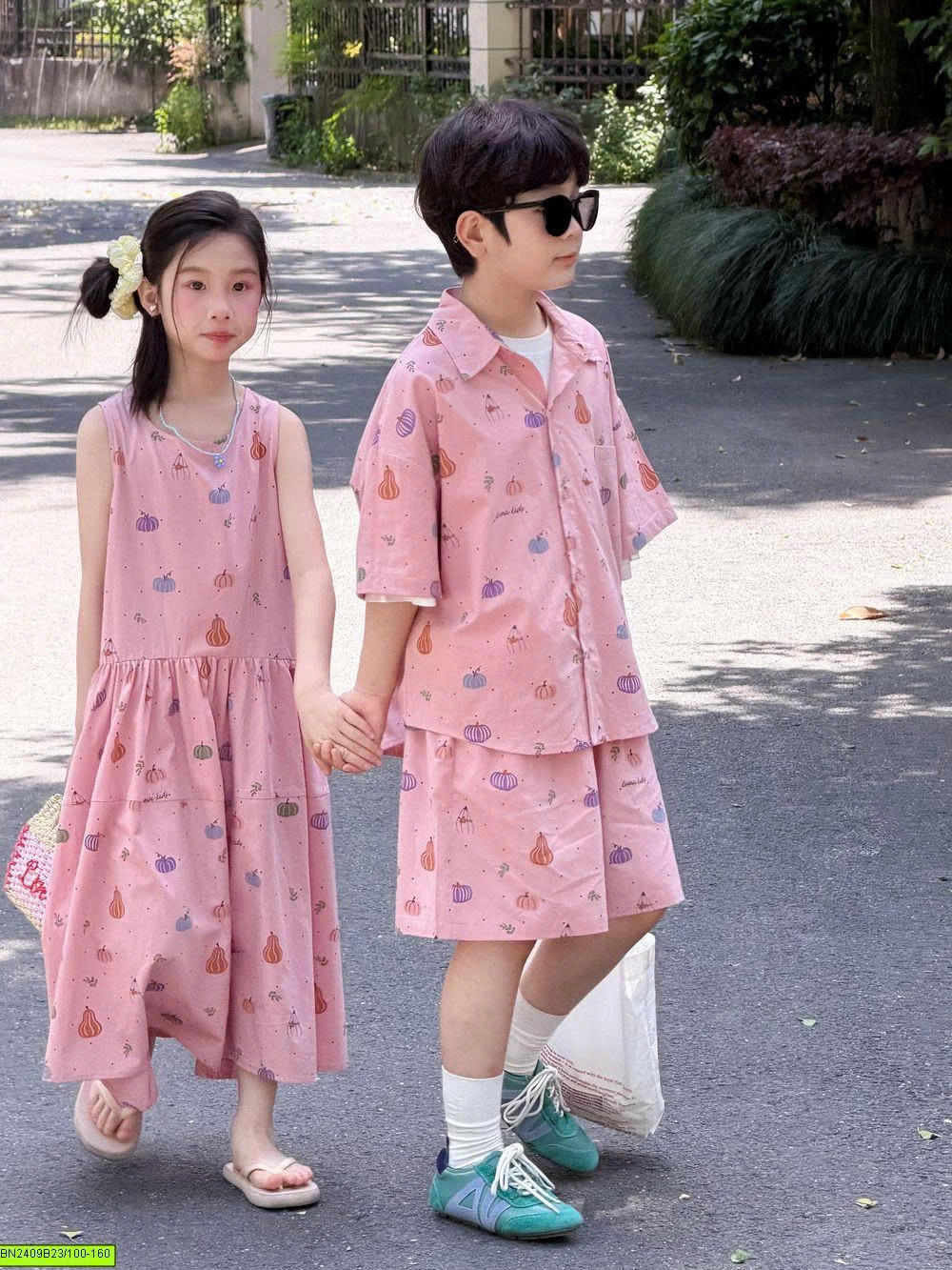COUPLE HỒNG IN HÌNH HỒ LÔ KUMAI