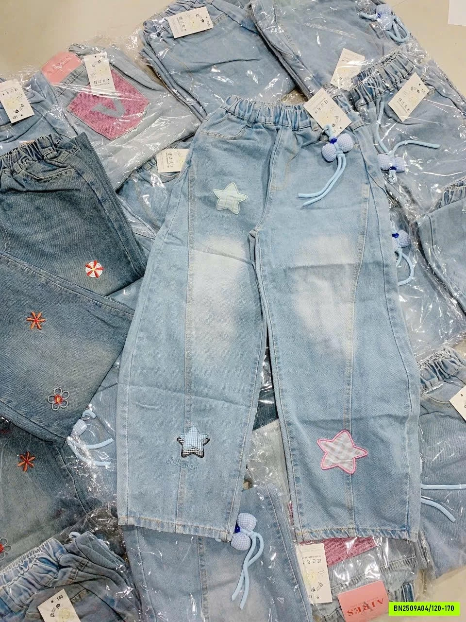 BST JEANS BAGGY BÉ GÁI