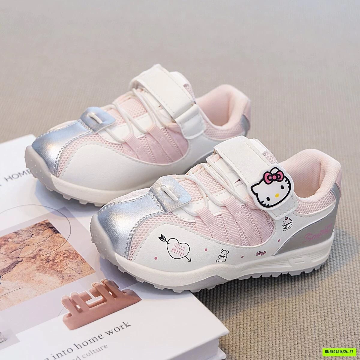 GIÀY THỂ THAO KITTY THÔNG HƠI