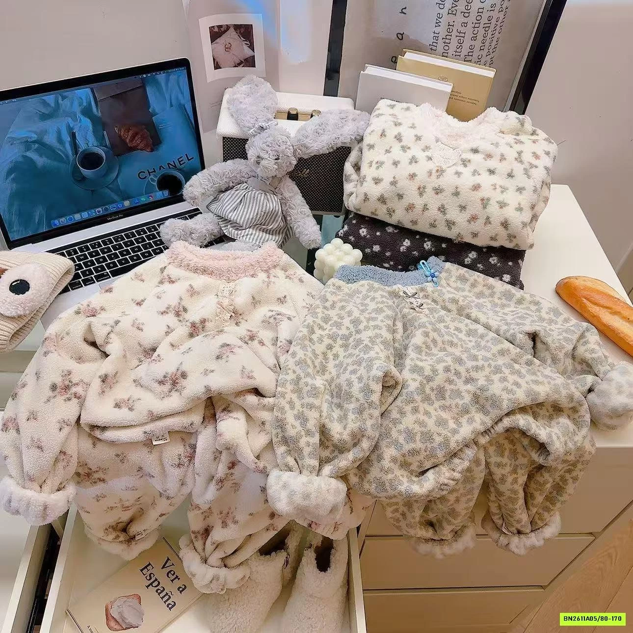 BỌ LÔNG CỪU HOA NHÍ