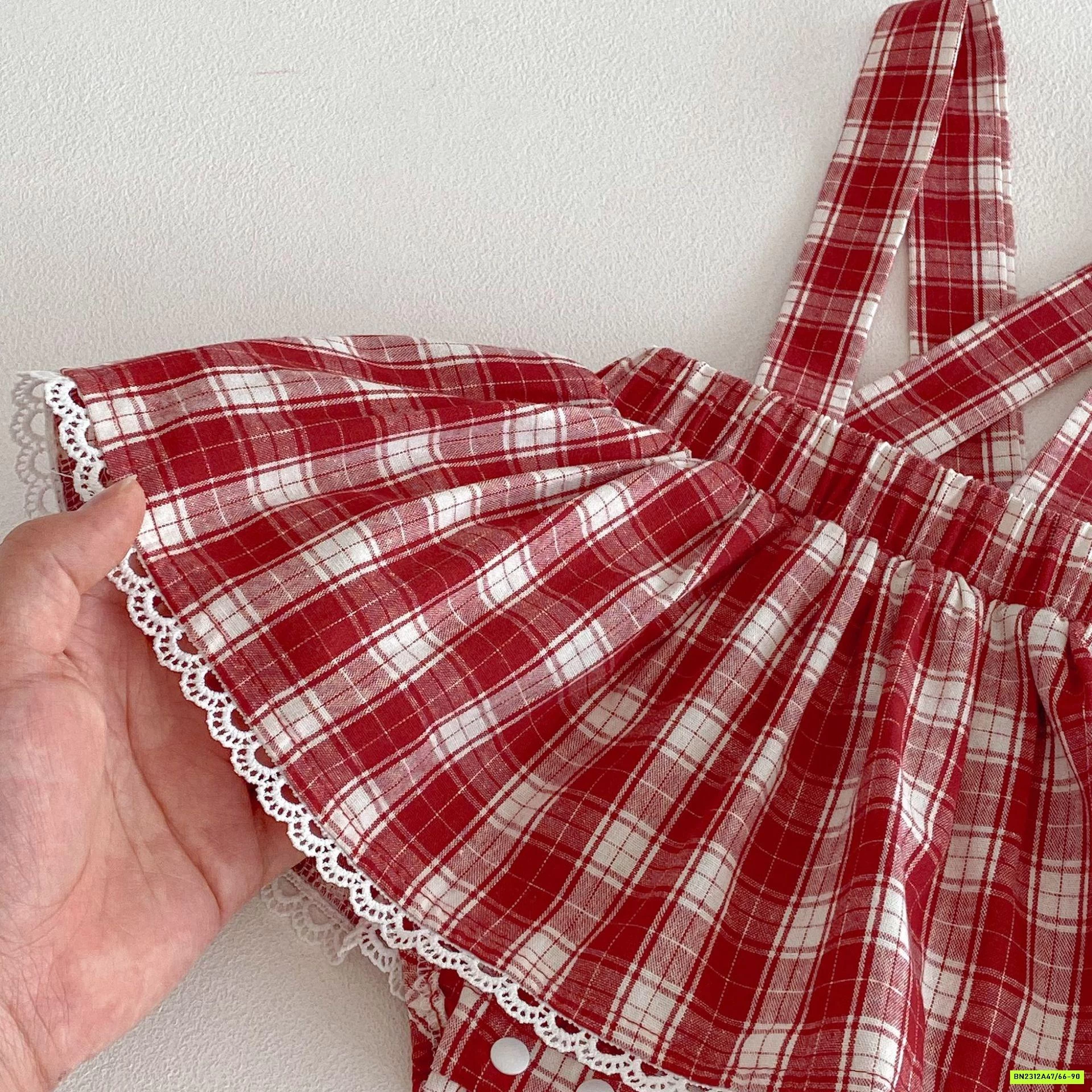 SÉT VÁY CARO ĐỎ THÊU THỎ