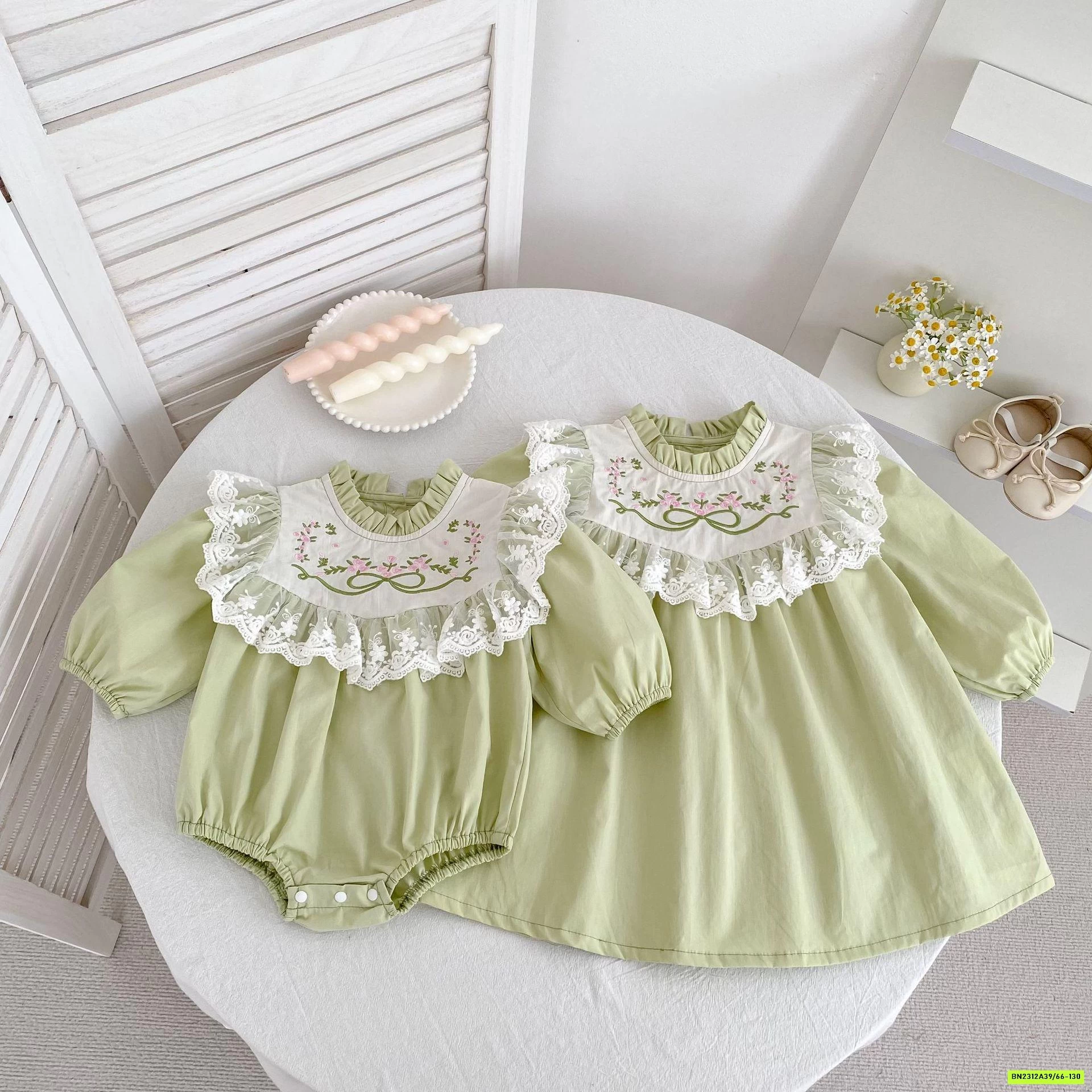 COUPLE THÔ MỀM THÊU HOA