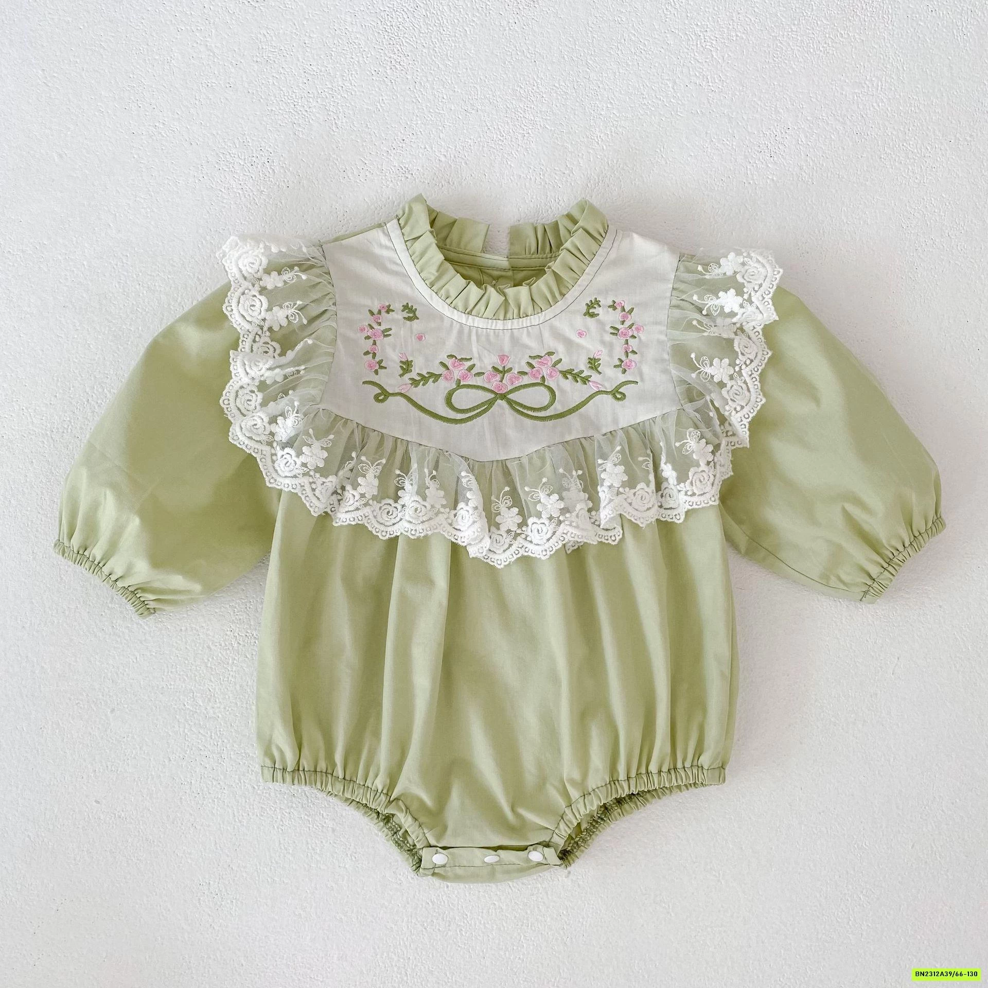 COUPLE THÔ MỀM THÊU HOA