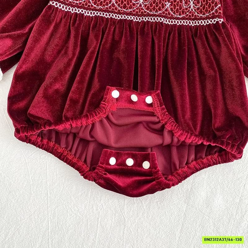 COUPLE NHUNG ĐỎ VIỀN REN