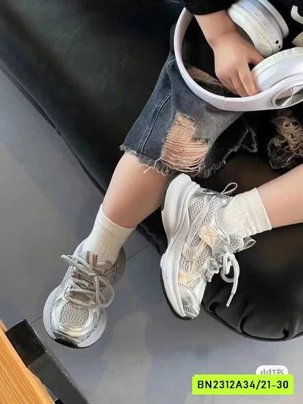 GIÀY SNEAKER SIÊU NHẸ