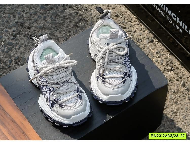 SNEAKER SIÊU NHẸ CÁ TÍNH