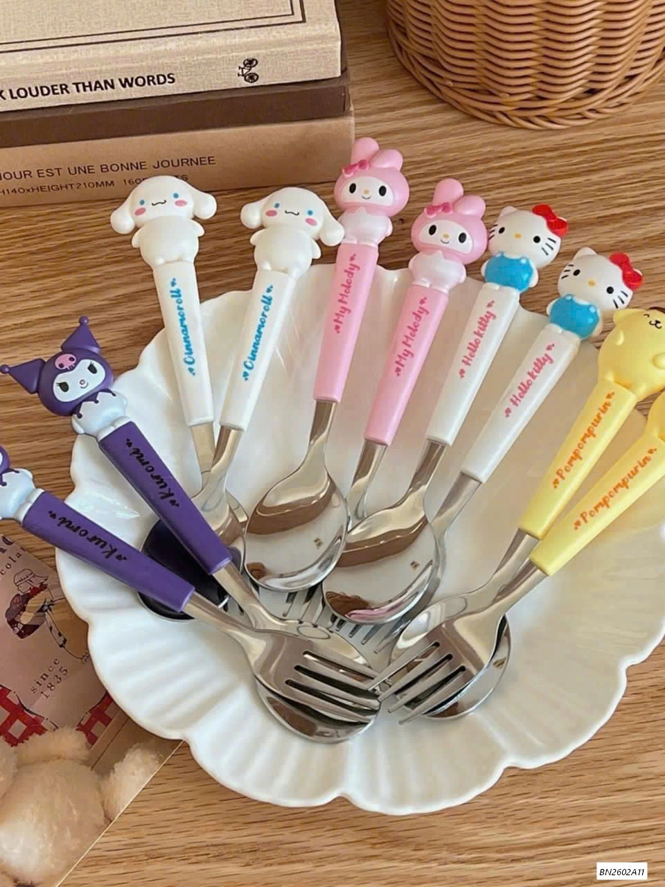 SET THÌA DĨA DỄ THƯƠNG CHO BÉ