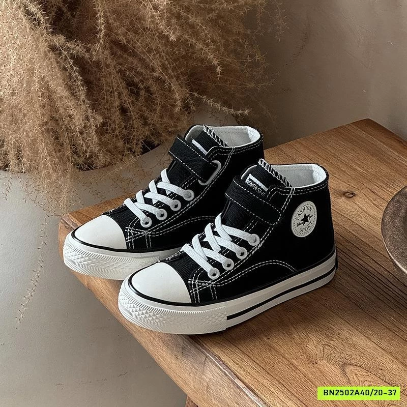 GIÀY THỂ THAO QUAI DÁN