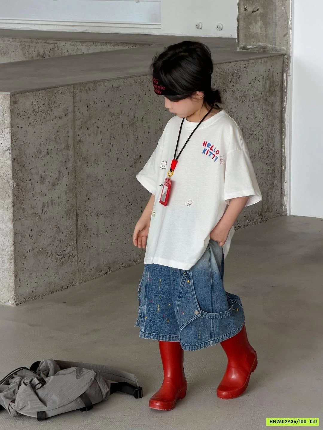 THUN TRẮNG CHỮ MIX SHORT VẢY SƠN