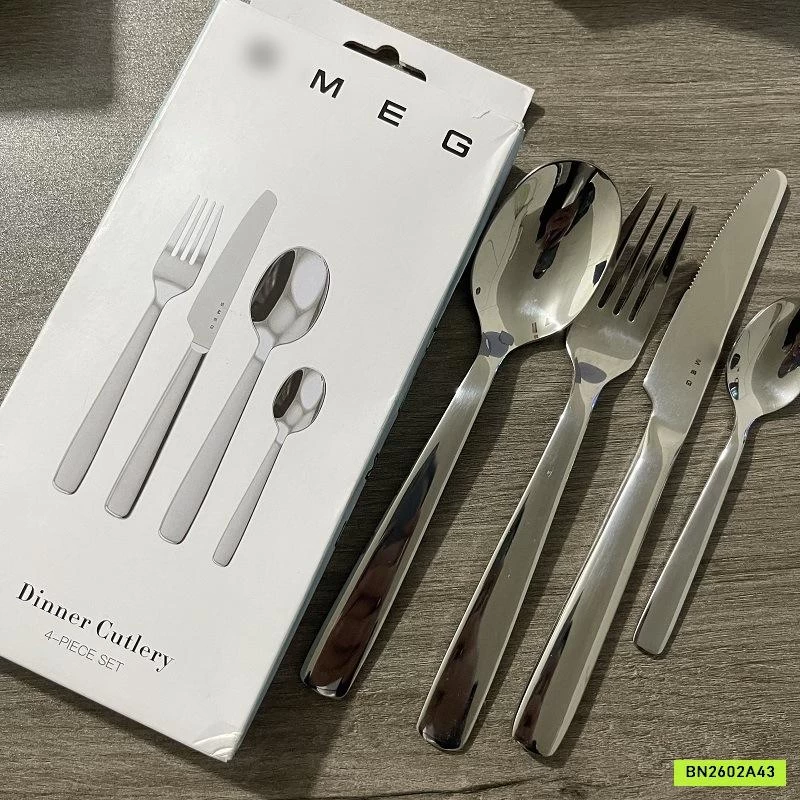 BỘ DAO MUỖNG NĨA 4 MÓN SMEG