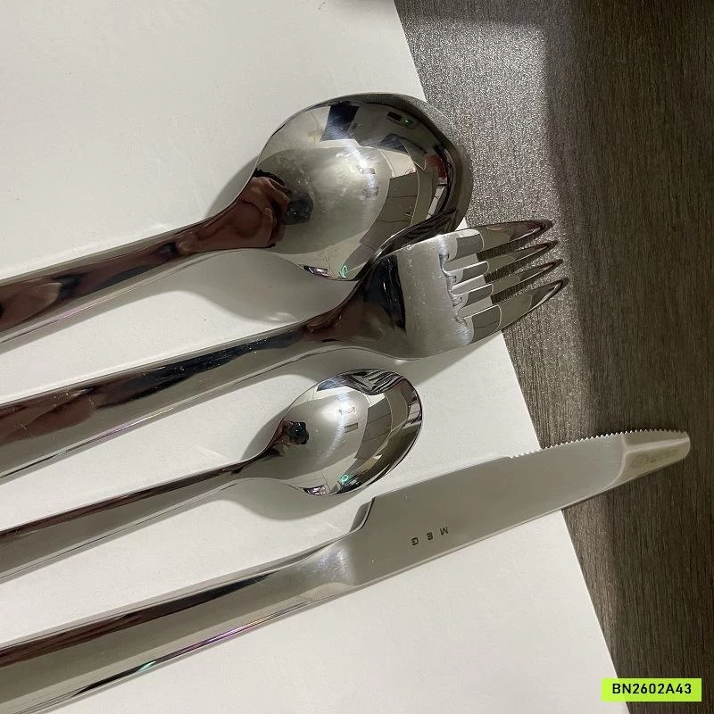 BỘ DAO MUỖNG NĨA 4 MÓN SMEG