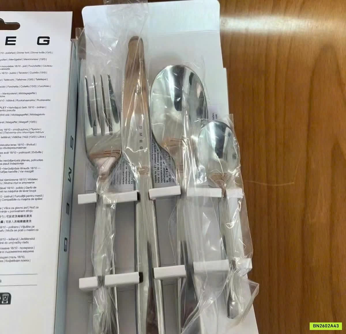 BỘ DAO MUỖNG NĨA 4 MÓN SMEG