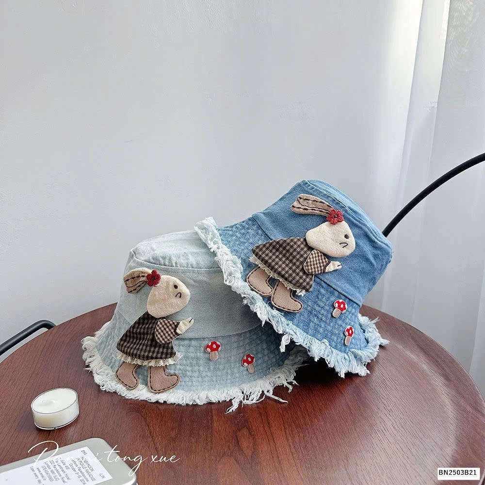 BUCKET JEANS GẮN THỎ
