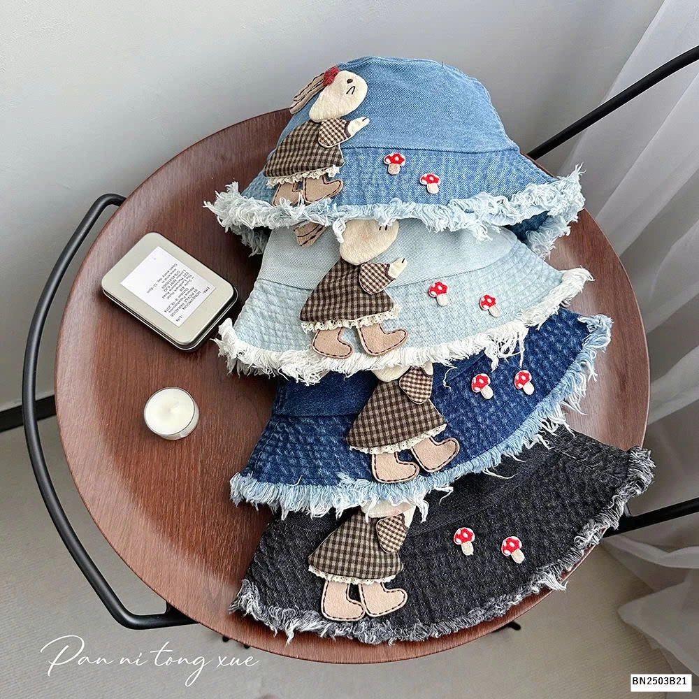 BUCKET JEANS GẮN THỎ
