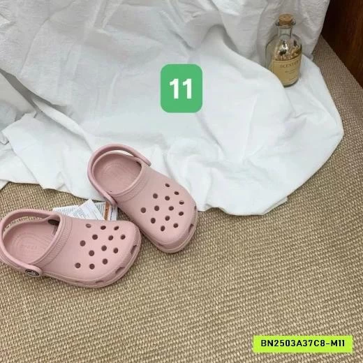 DÉP SỤC CROCS GIA ĐÌNH