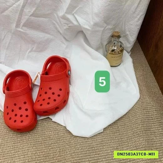 DÉP SỤC CROCS GIA ĐÌNH