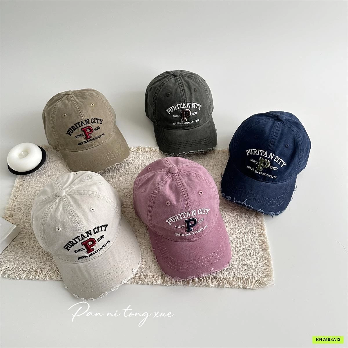 MŨ KẾT THÊU CHỮ RÁCH CÁ TÍNH