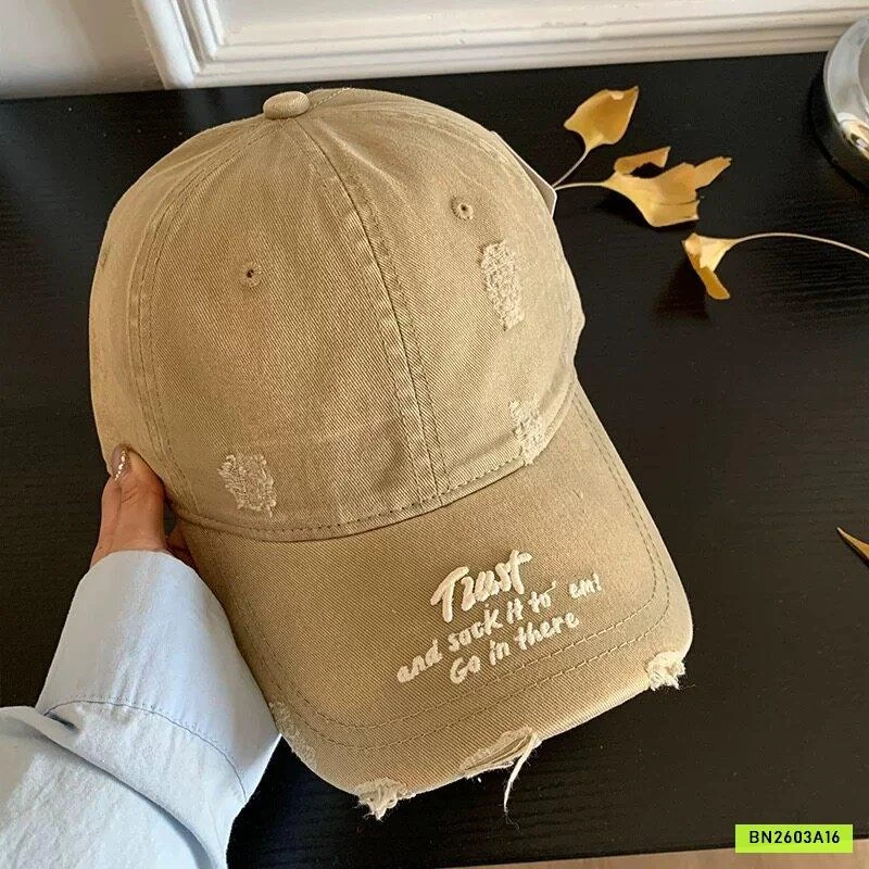 MŨ KẾT CHỮ NỔI