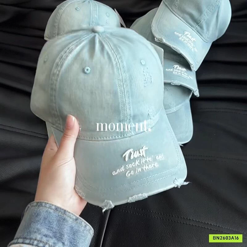 MŨ KẾT CHỮ NỔI