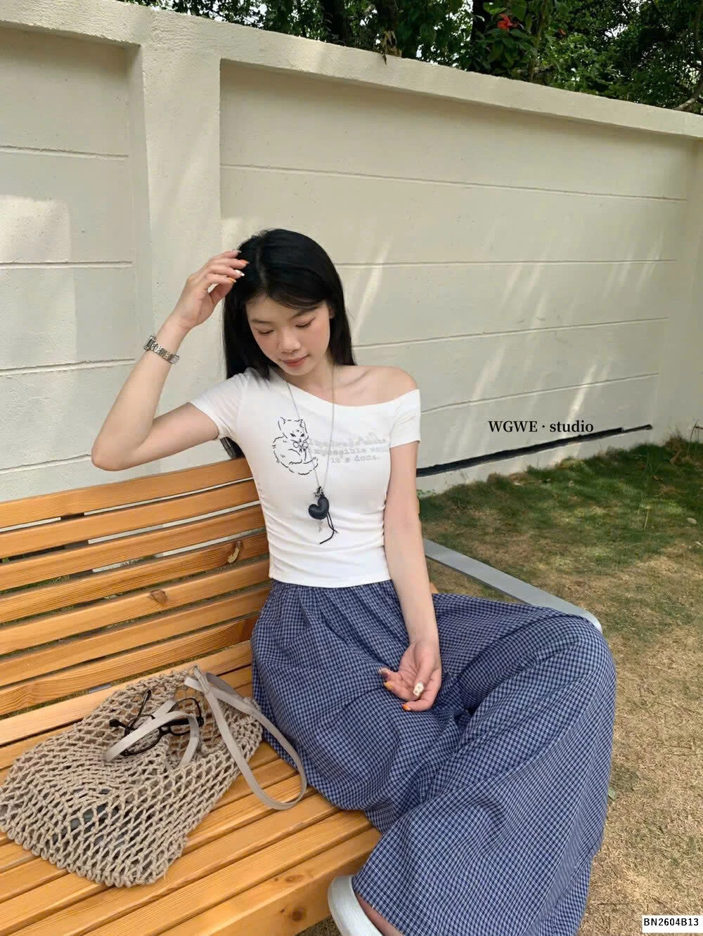 ÁO THUN LỆCH VAI WGWE