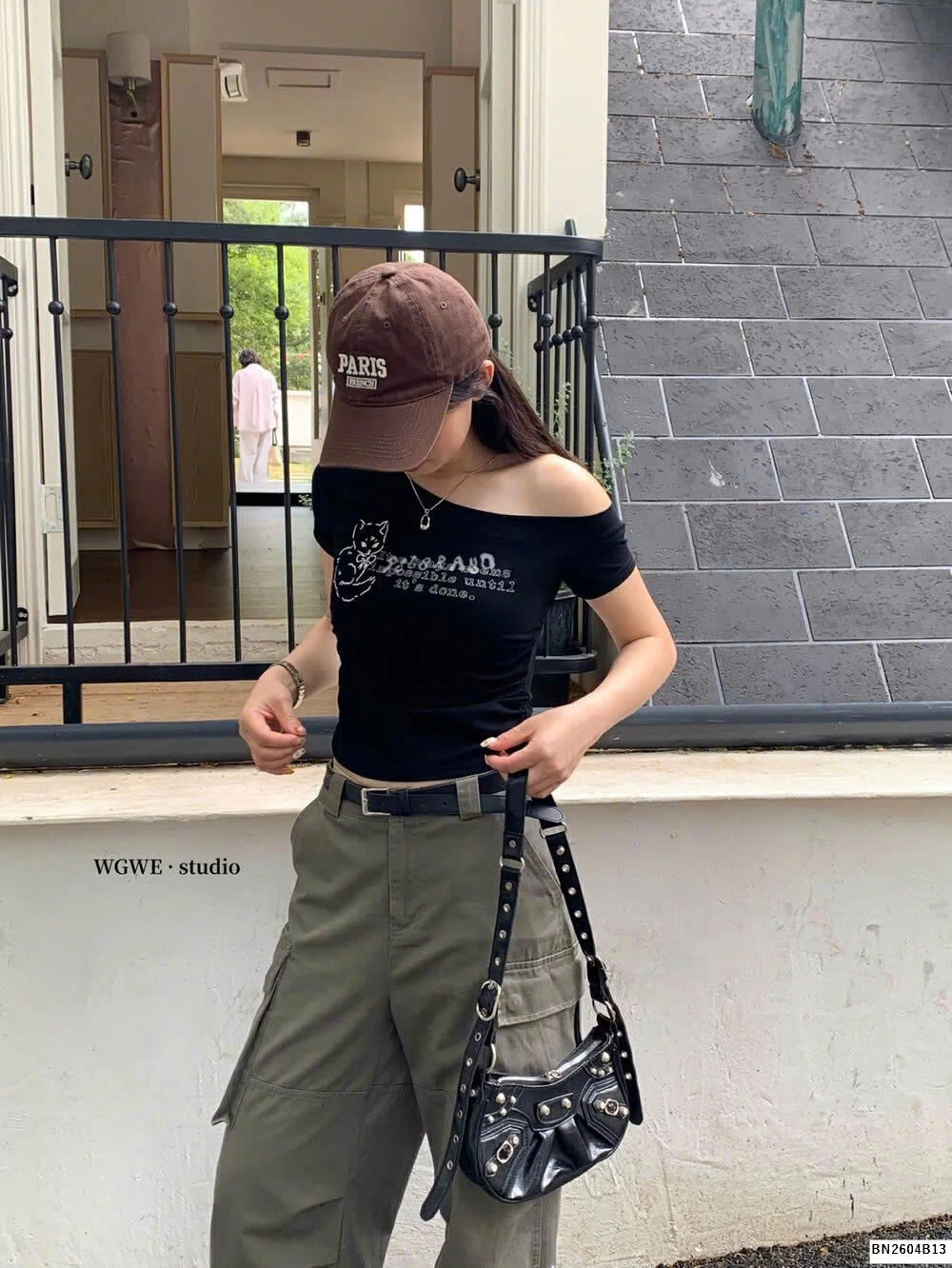 ÁO THUN LỆCH VAI WGWE