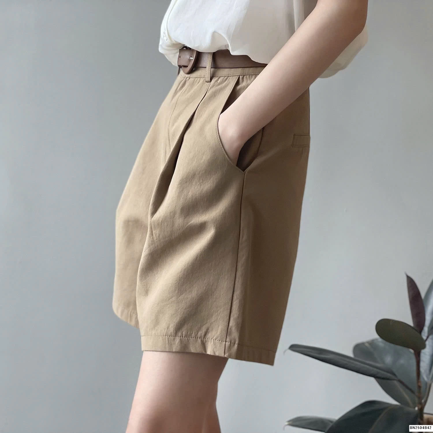 QUẦN SHORT NỮ KÈM ĐAI