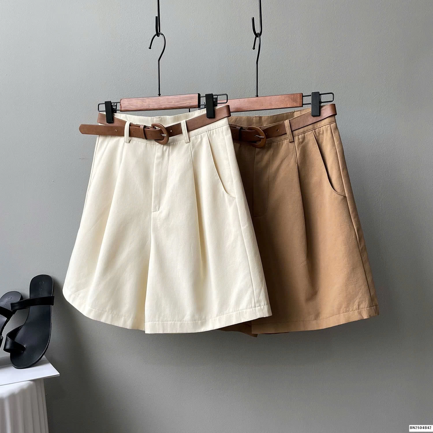 QUẦN SHORT NỮ KÈM ĐAI