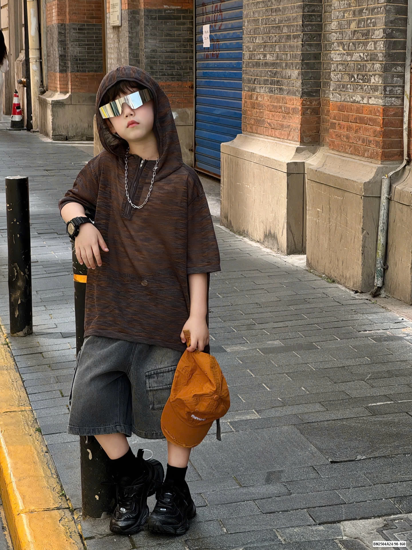 HOODIE XƯỚC KHÓA CỔ NGẮN TAY