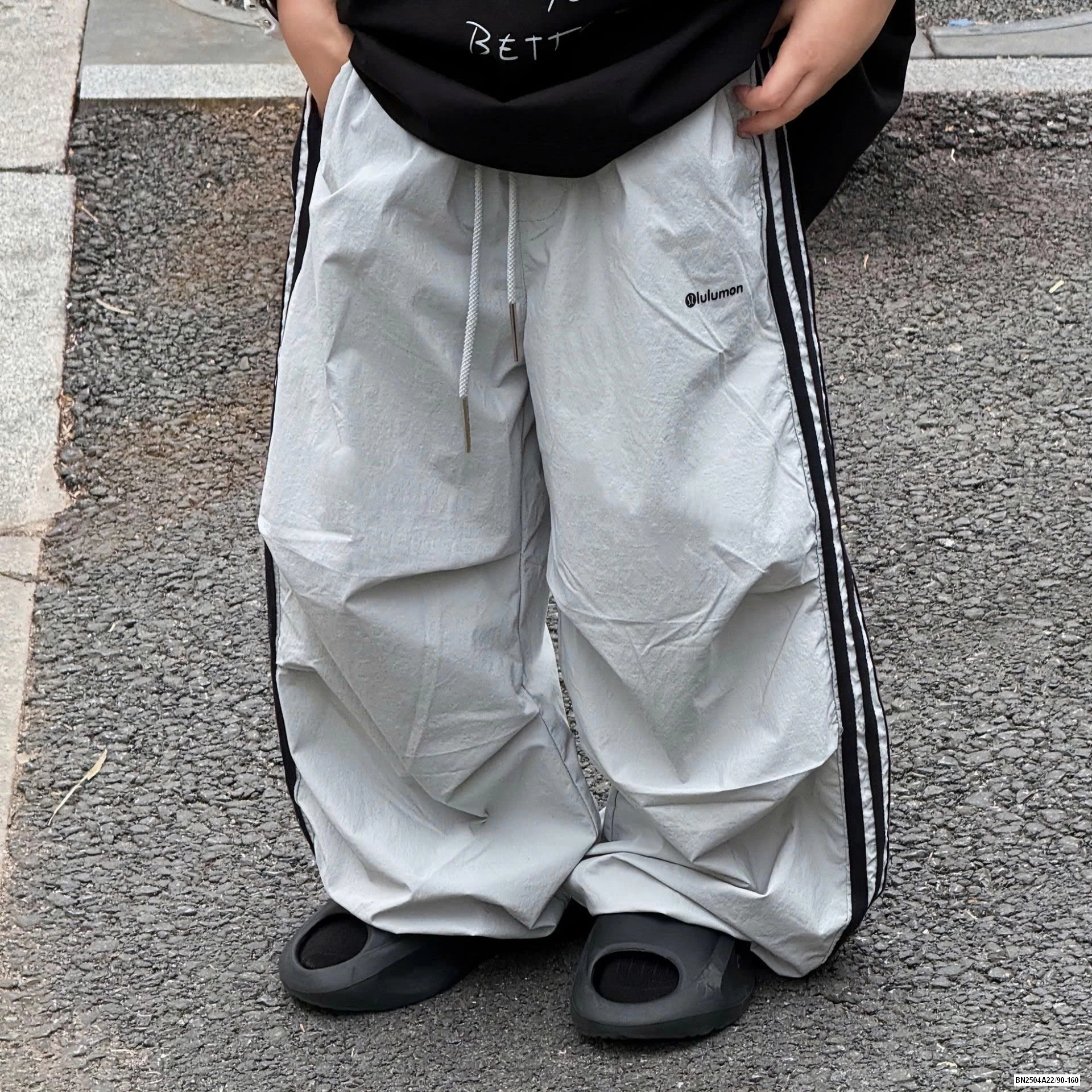 JOGGER GIÓ SỌC BÊN