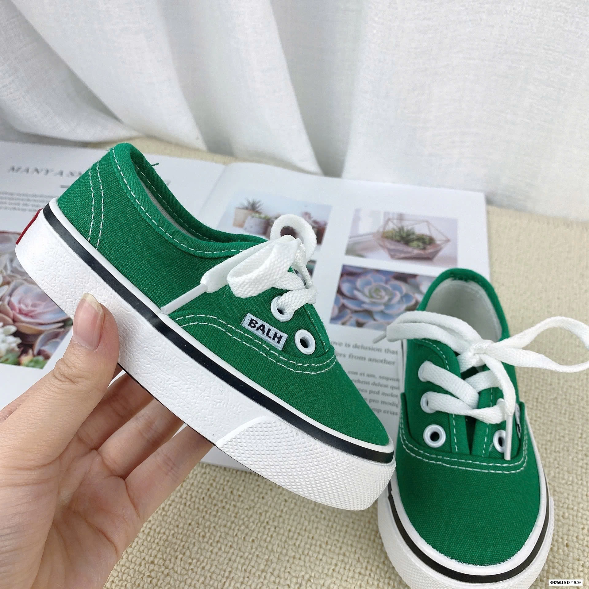 GIÀY BÁNH MỲ QUỐC DÂN