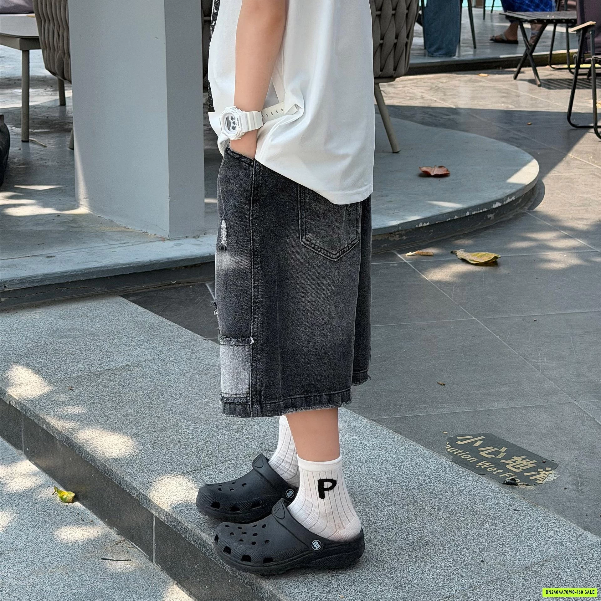 SHORT JEANS ĐEN VÁ GỐI FANSHU