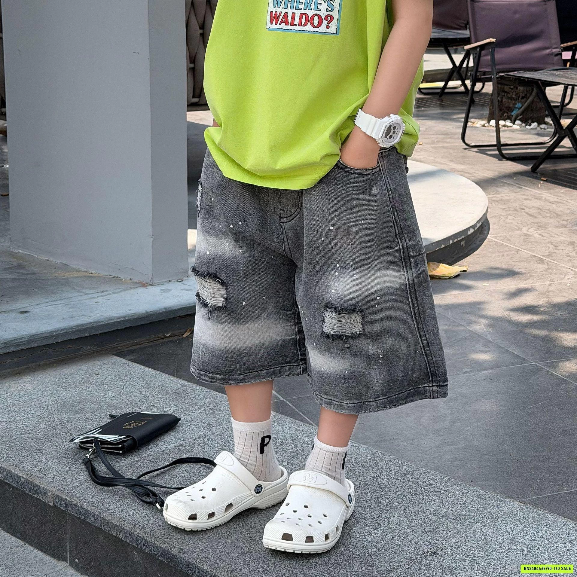 SHORT JEANS ĐEN RÁCH GỐI FANSHU