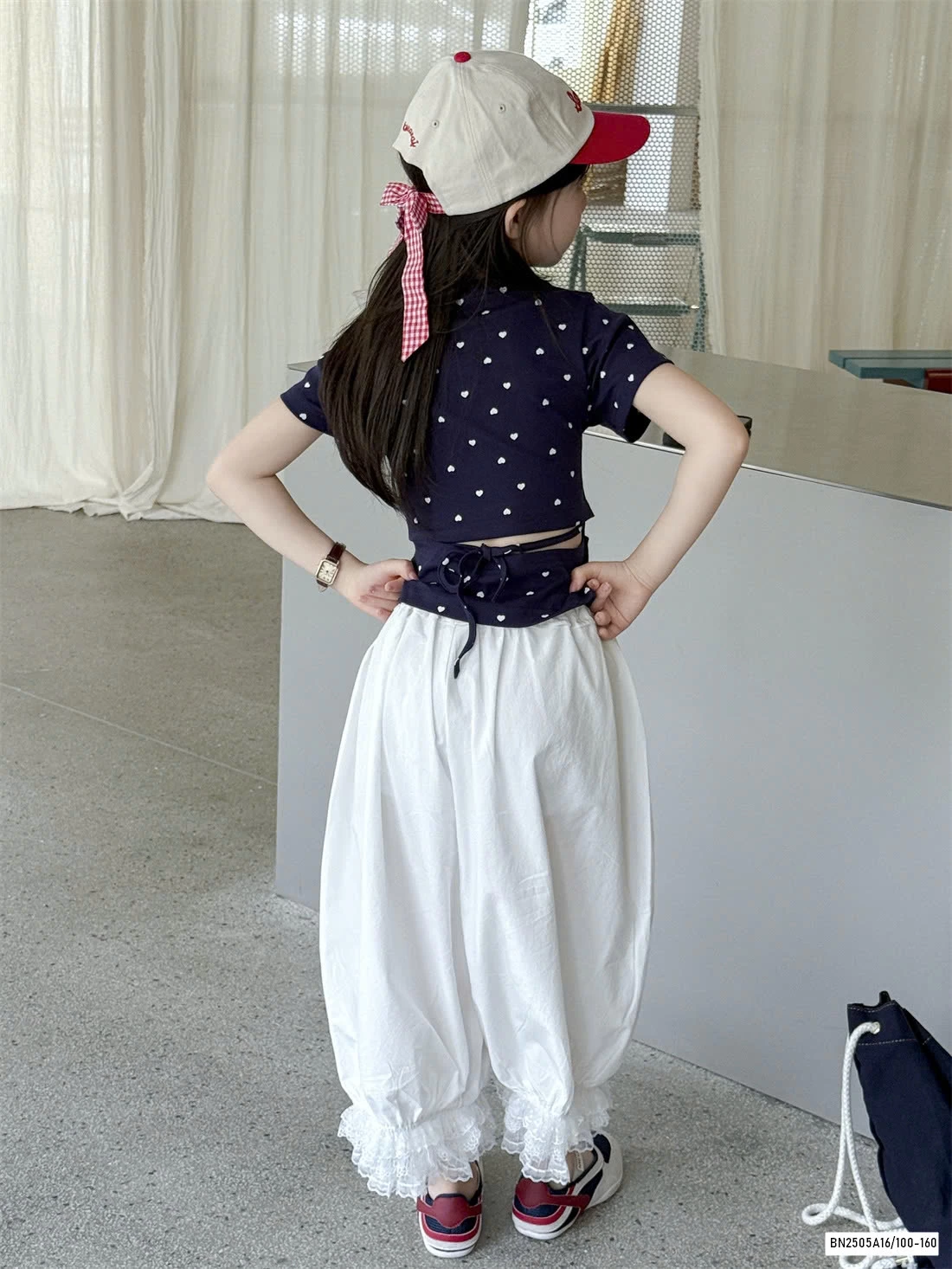 ÁO THUN CHẤM BI KHOÉT LƯNG